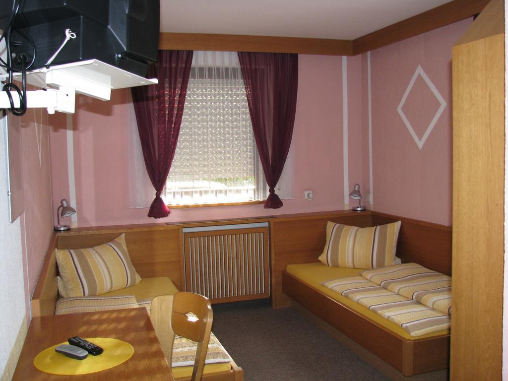 Hotel Erzhausener Hof Eksteriør billede