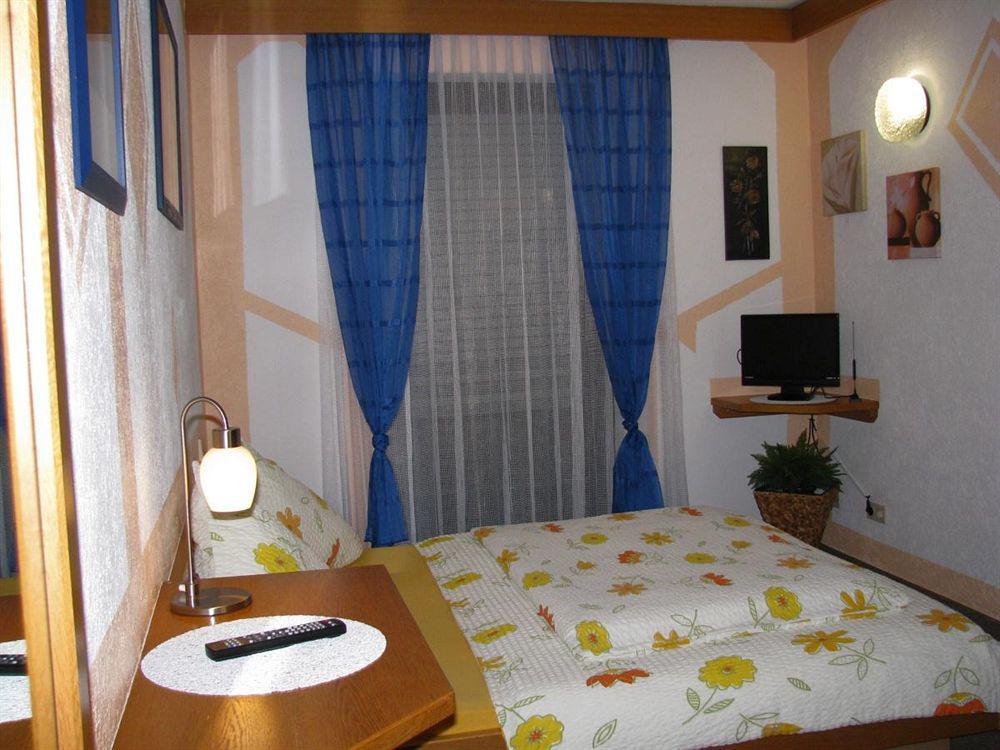 Hotel Erzhausener Hof Eksteriør billede